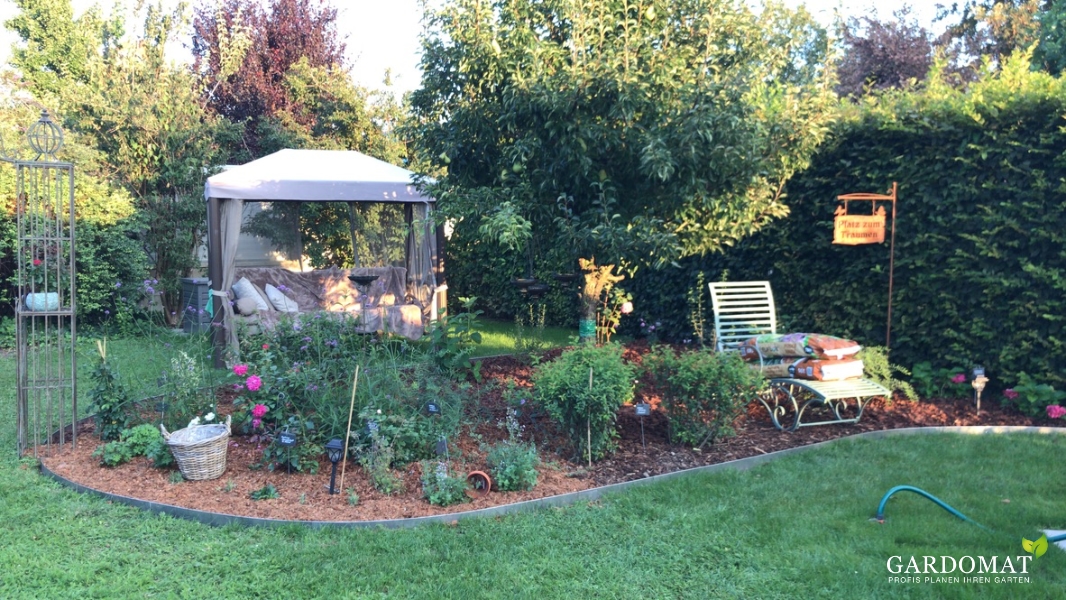 Romantisch natürlicher Garten