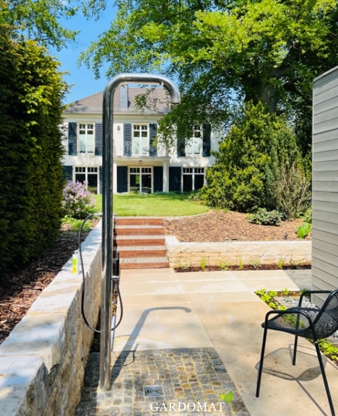 Moderner natürlicher Garten