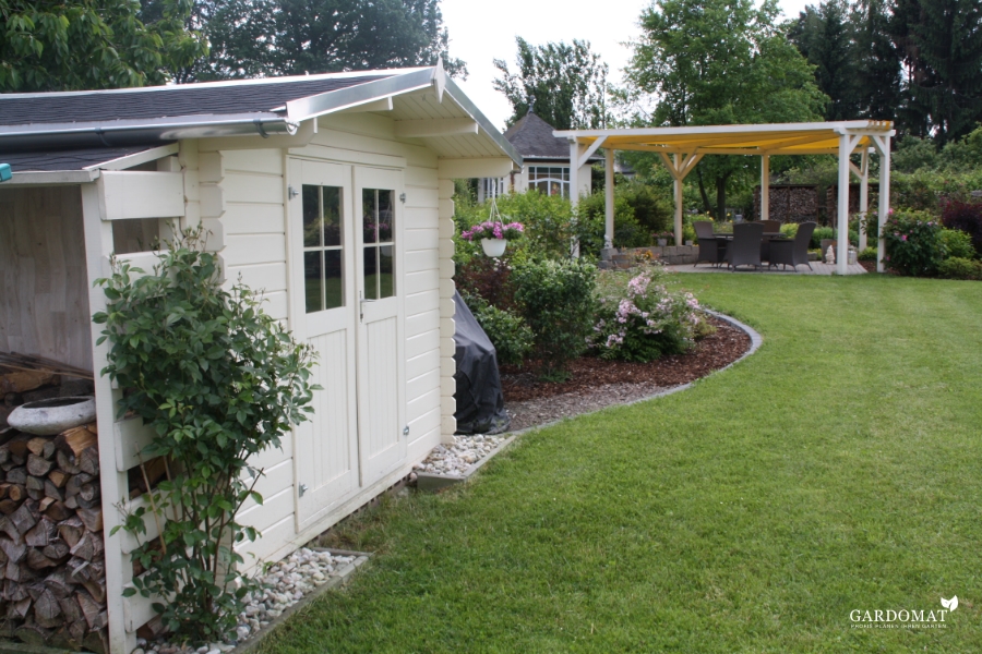 Großer natürlicher klassischer Garten 