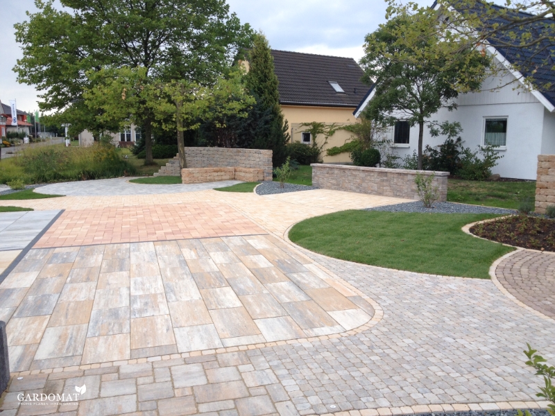 Mustergarten der Pflasterfirma LIMEX