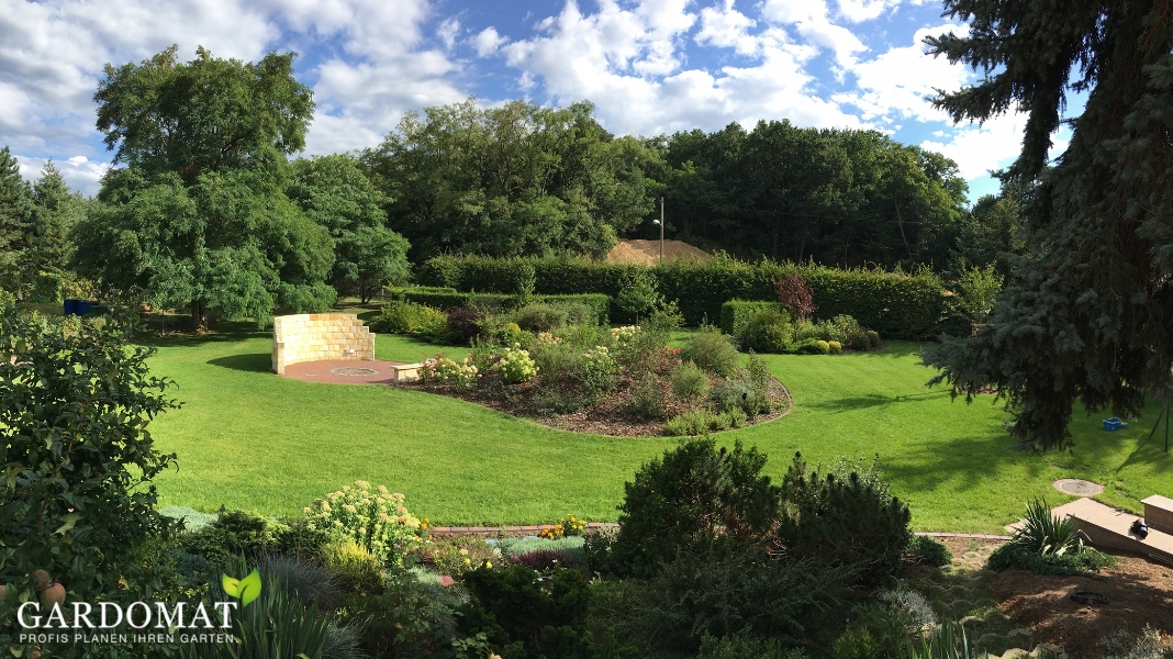 Großer klassischer Garten