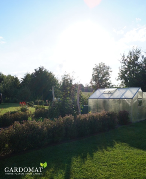 Stadtvilla mit modernem Garten