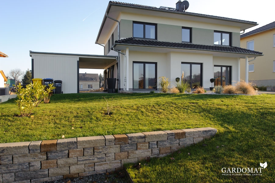 Stadtvilla mit modernem Garten