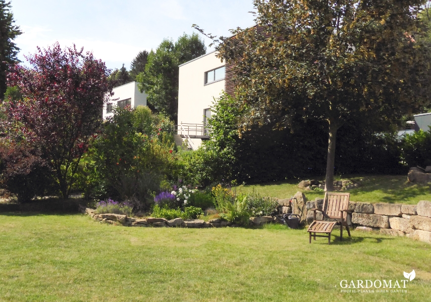 Natürlicher Stadtgarten mit zwei Ebenen