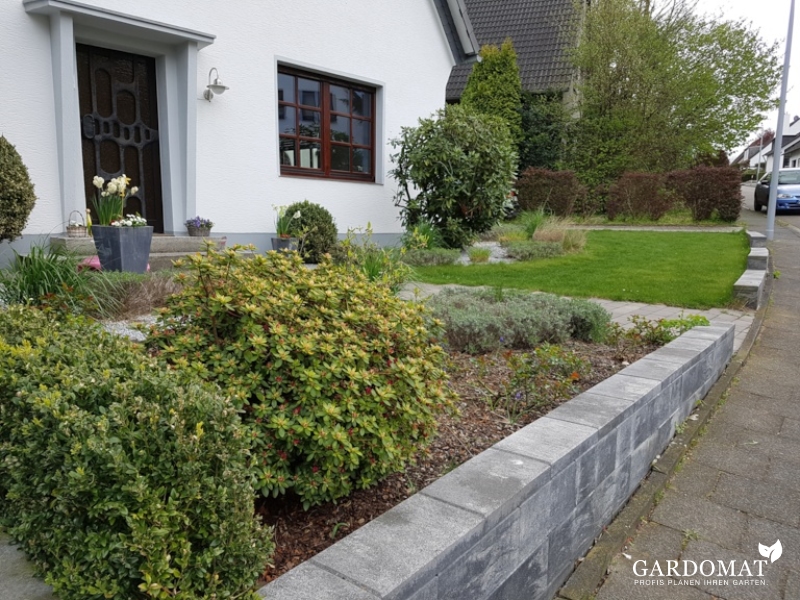 Natürlicher Vorgarten