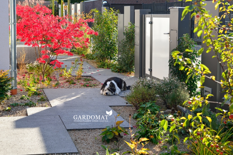 Moderne Gartengestaltung mit Wasserelementen