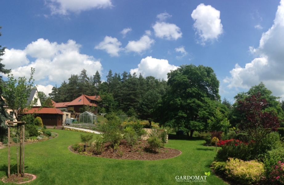 Großer klassischer Garten