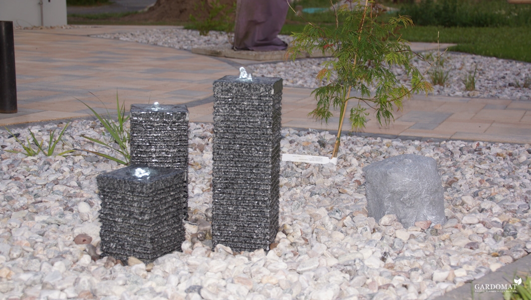 Wohnhof mit modernen und natürlichen Aspekten